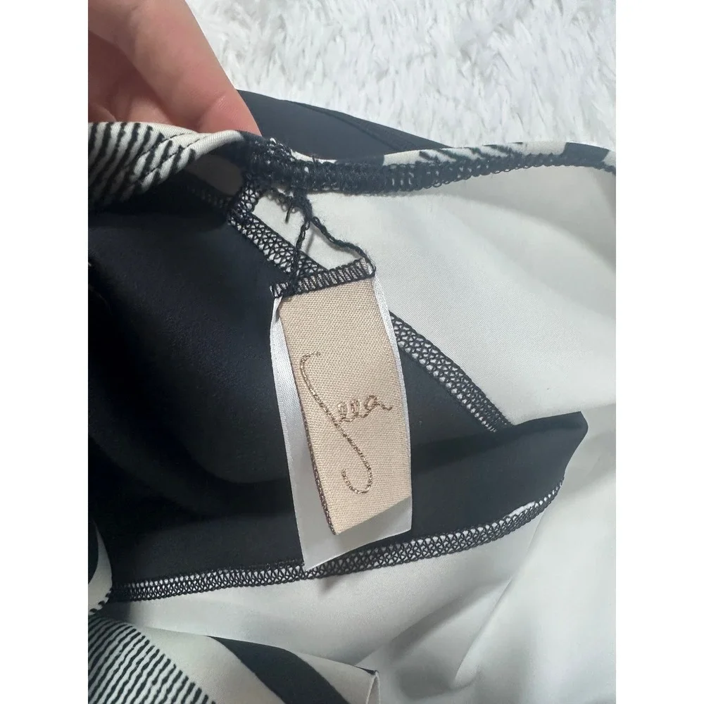 Seea Womens Medium Lido One Piece Swimsuit Black White Striped Surf Suit‎ USA